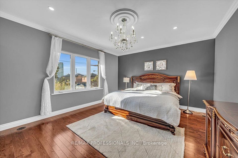 3 Gair Drive, Toronto, ON M8W 4P2 24