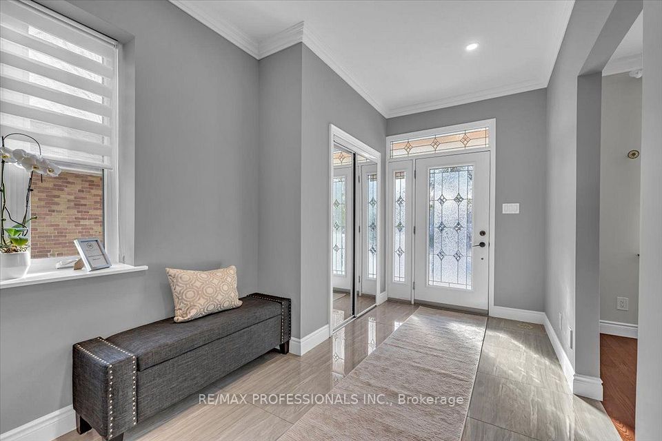 3 Gair Drive, Toronto, ON M8W 4P2 12