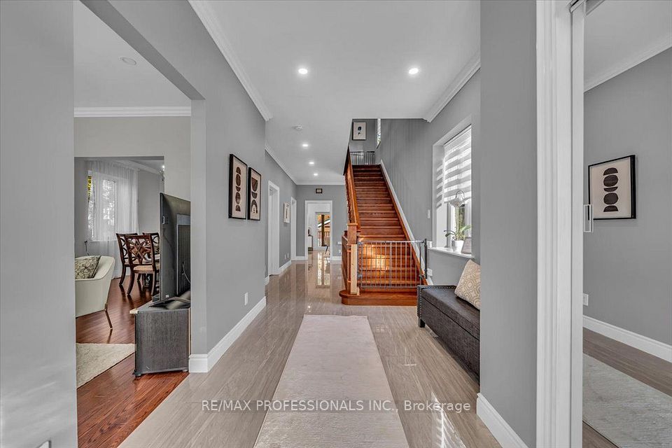 3 Gair Drive, Toronto, ON M8W 4P2 11