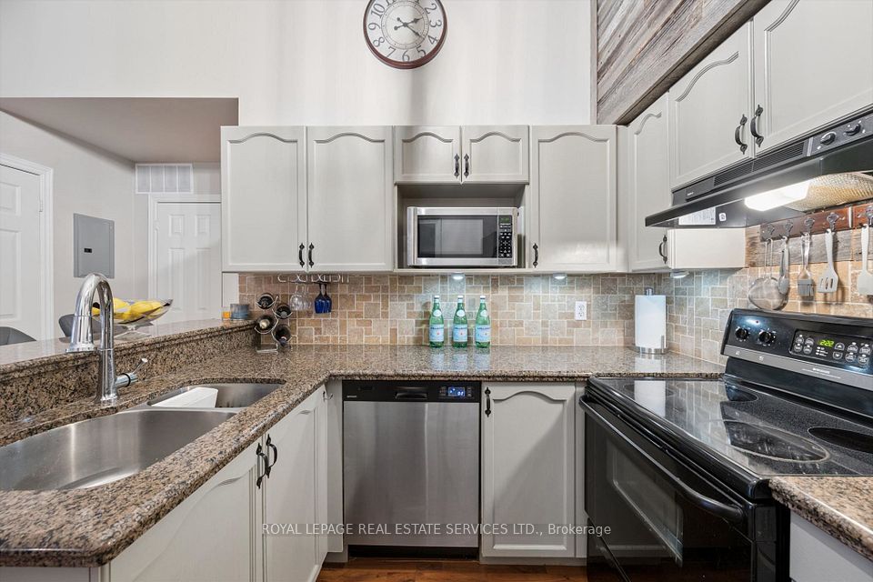 2045 Appleby Line 408, Burlington, ON L7L 7G9 14