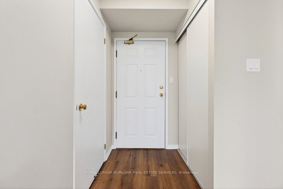 5070 Pinedale Avenue 808, Burlington, ON L7L 5V6 4