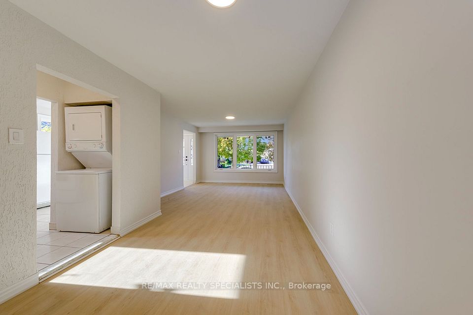 7605 Discus Crescent UPPER, Mississauga, ON L4T 2V4 16