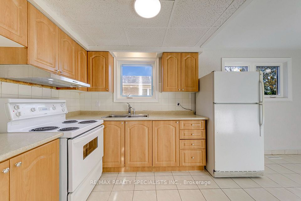7605 Discus Crescent UPPER, Mississauga, ON L4T 2V4 11