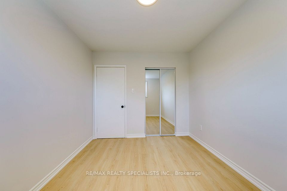 7605 Discus Crescent UPPER, Mississauga, ON L4T 2V4 23