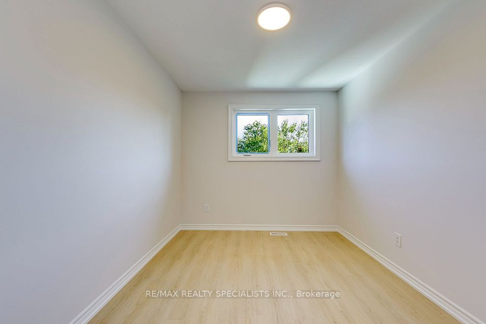 7605 Discus Crescent UPPER, Mississauga, ON L4T 2V4 22