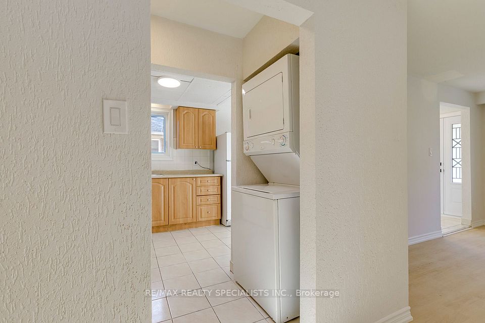 7605 Discus Crescent UPPER, Mississauga, ON L4T 2V4 17