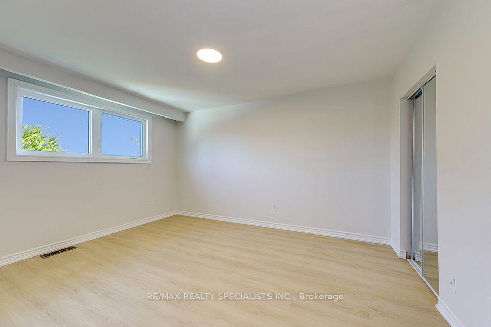 7605 Discus Crescent UPPER, Mississauga, ON L4T 2V4 19