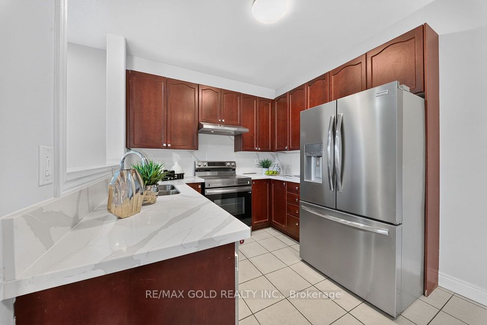 57 Harbourtown Crescent, Brampton, ON L6V 4P5 12