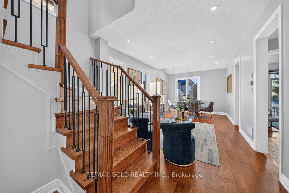 57 Harbourtown Crescent, Brampton, ON L6V 4P5 6