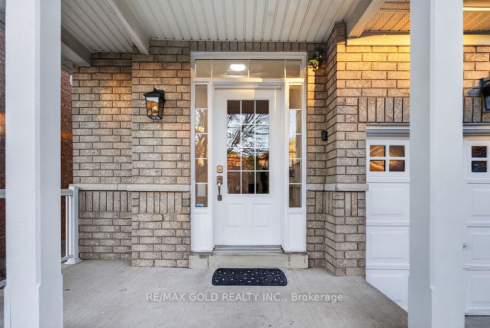 57 Harbourtown Crescent, Brampton, ON L6V 4P5 3