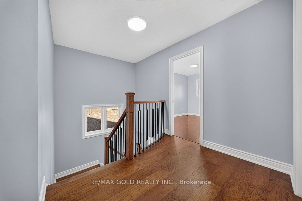 57 Harbourtown Crescent, Brampton, ON L6V 4P5 21