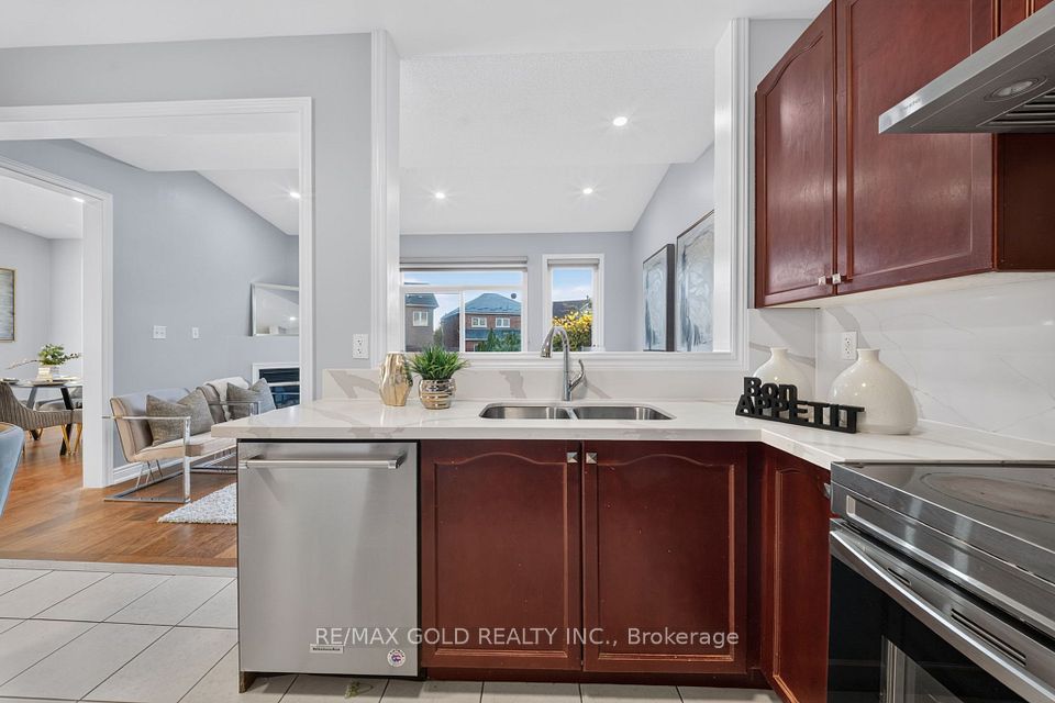 57 Harbourtown Crescent, Brampton, ON L6V 4P5 14