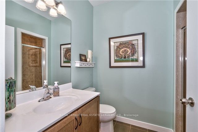 2 Fieldway Road 316, Toronto, ON M8Z 3L1 11
