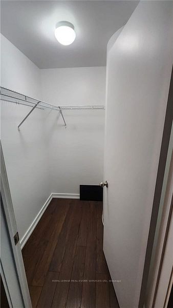 2 Fieldway Road 316, Toronto, ON M8Z 3L1 9