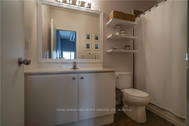 2 Fieldway Road 316, Toronto, ON M8Z 3L1 8