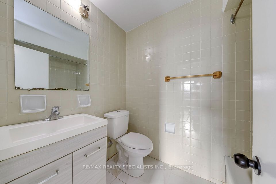 7605 Discus Crescent LOWER, Mississauga, ON L4T 2V4 10