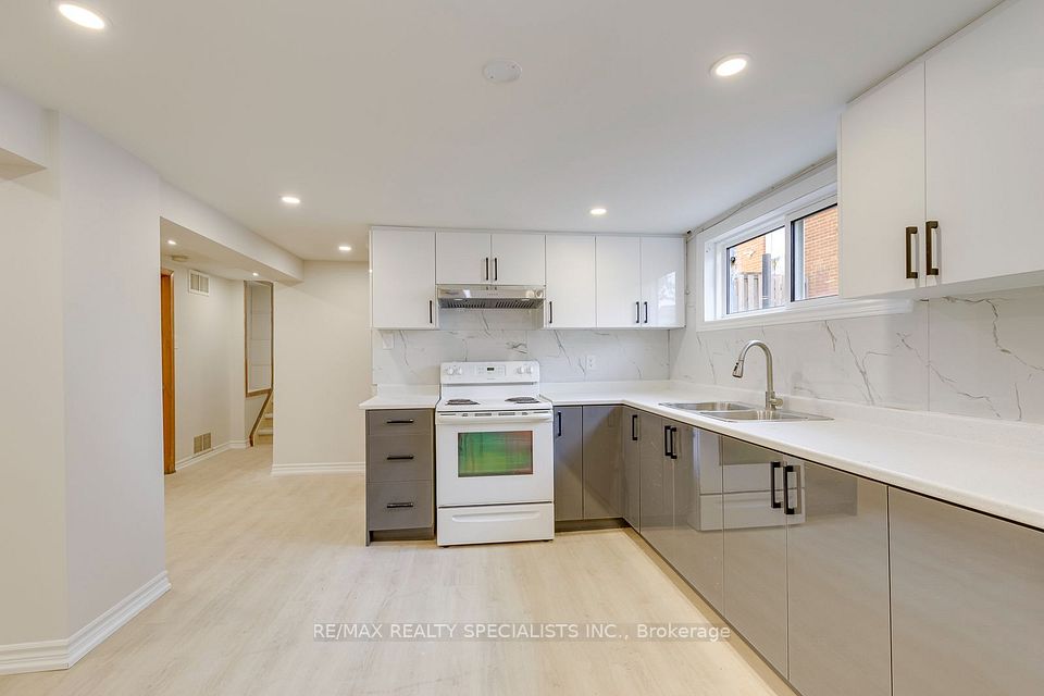7605 Discus Crescent LOWER, Mississauga, ON L4T 2V4 11