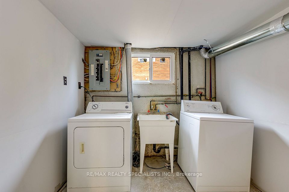 7605 Discus Crescent LOWER, Mississauga, ON L4T 2V4 13