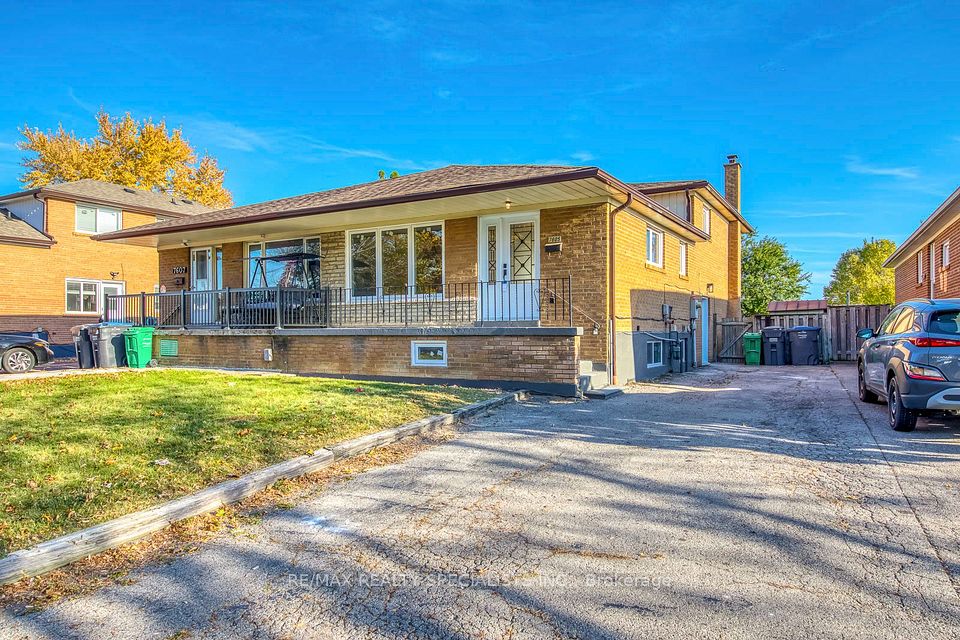 7605 Discus Crescent LOWER, Mississauga, ON L4T 2V4 2