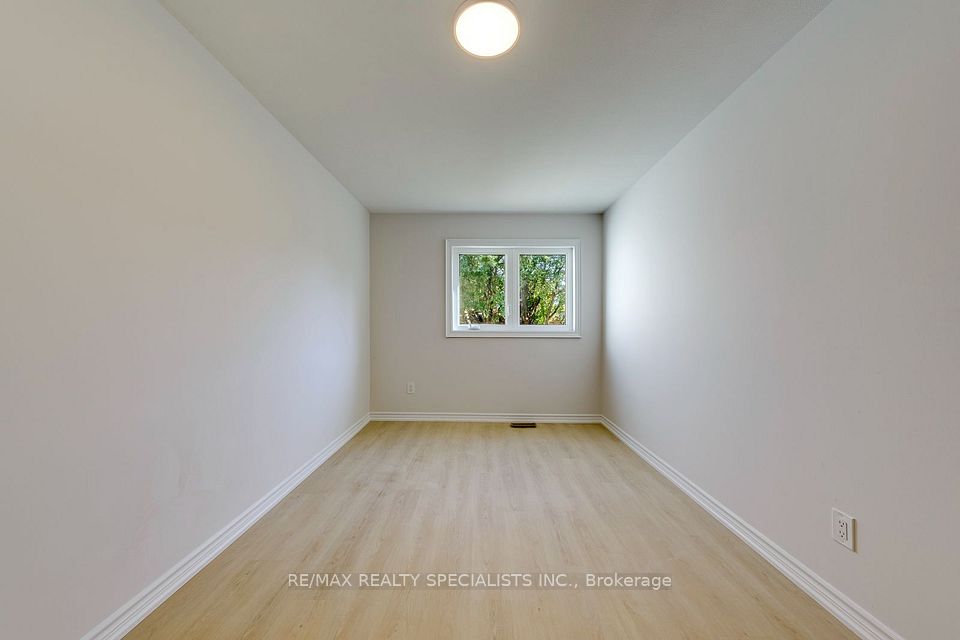 7605 Discus Crescent LOWER, Mississauga, ON L4T 2V4 8