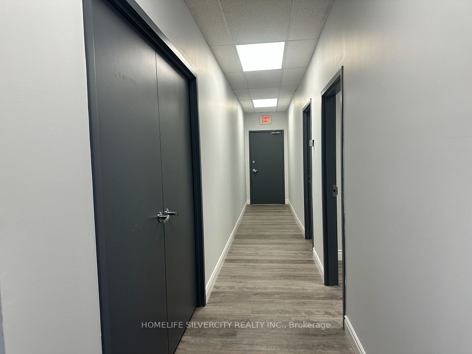 5170 Dixie Road, Mississauga, ON L4W 1E3 19