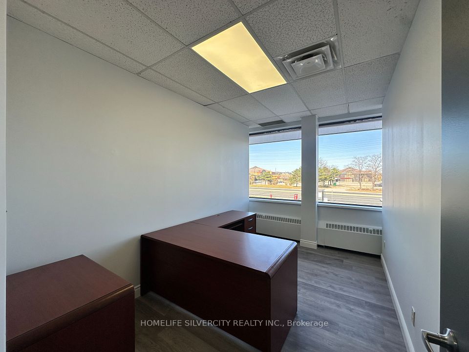 5170 Dixie Road, Mississauga, ON L4W 1E3 8