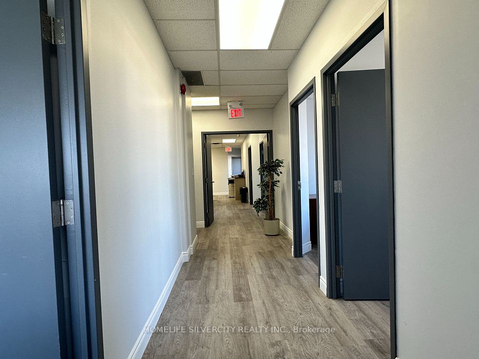 5170 Dixie Road, Mississauga, ON L4W 1E3 18