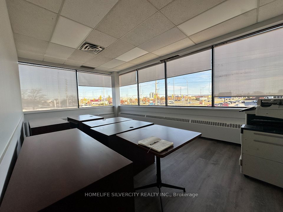 5170 Dixie Road, Mississauga, ON L4W 1E3 14
