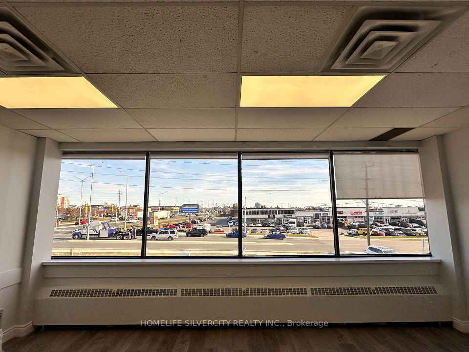 5170 Dixie Road, Mississauga, ON L4W 1E3 17