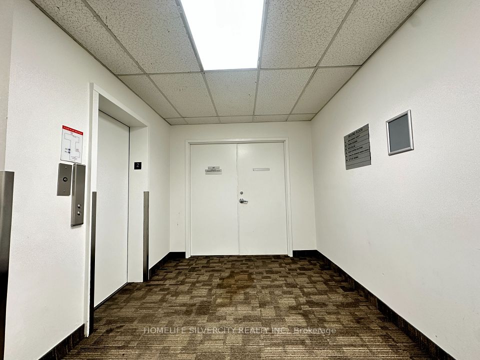 5170 Dixie Road, Mississauga, ON L4W 1E3 7
