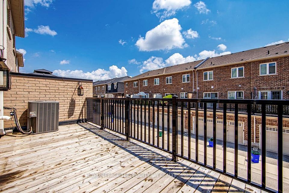248 Ellen Davidson Drive, Oakville, ON L6M 0V2 11