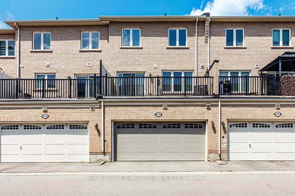 248 Ellen Davidson Drive, Oakville, ON L6M 0V2 8