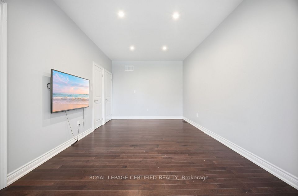 8833 Creditview Road, Brampton, ON L6Y 0X3 24