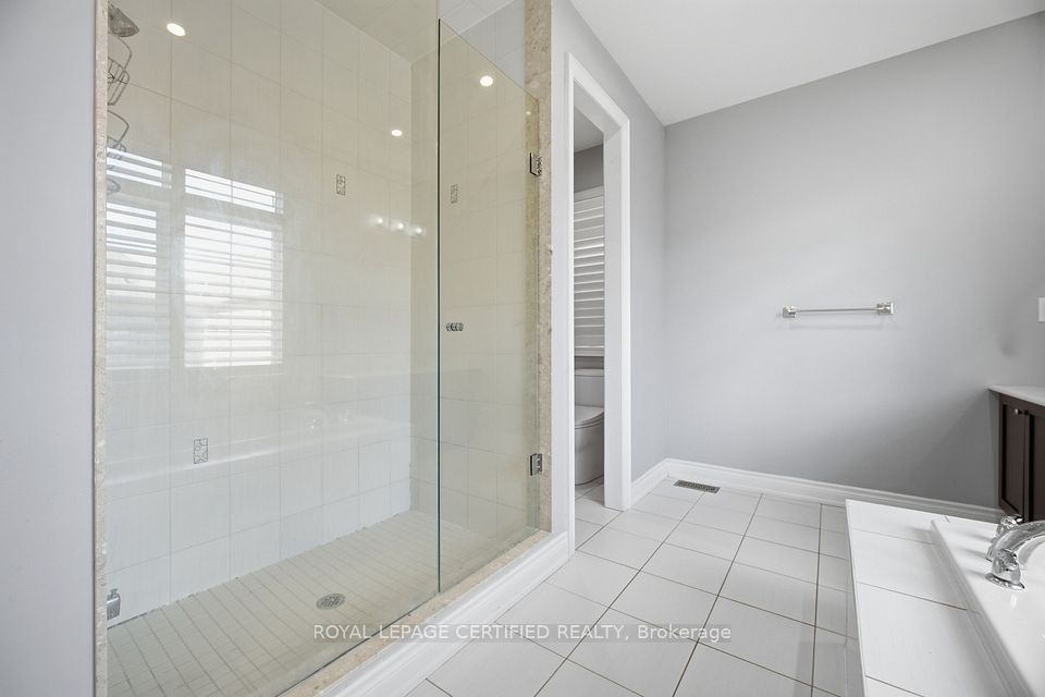 8833 Creditview Road, Brampton, ON L6Y 0X3 22