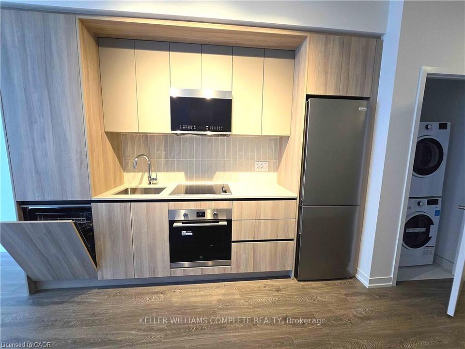2485 EGLINTON Avenue W 708, Mississauga, ON L5M 2T1 6