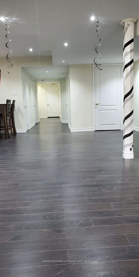 Lower Level - 19 Lisson Crescent, Brampton, ON L6X 5H9 2