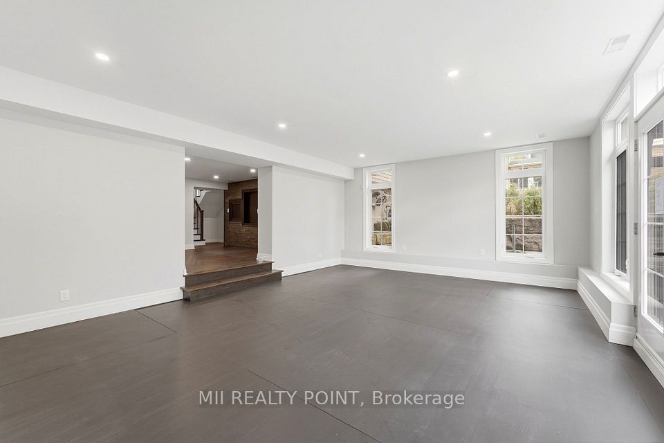 881 Danforth Place, Burlington, ON L7T 1S1 25