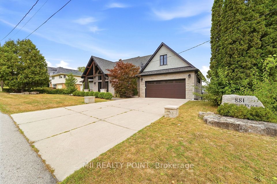 Detached at 881 Danforth Place, Burlington, ON L7T 1S1