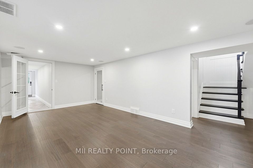 881 Danforth Place, Burlington, ON L7T 1S1 24