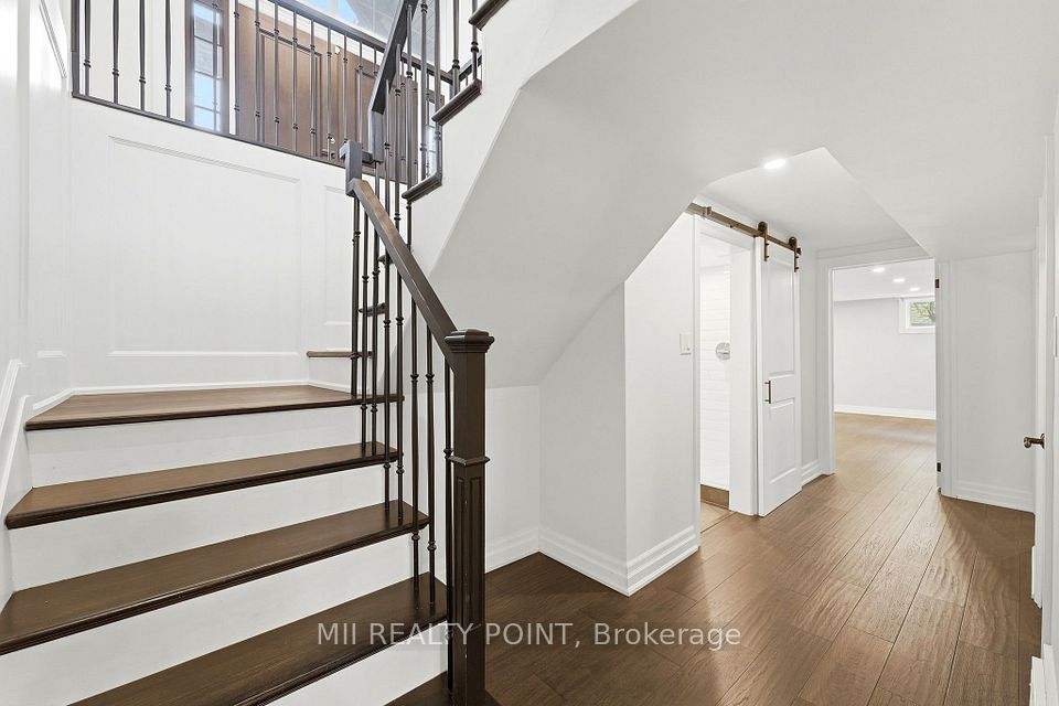 881 Danforth Place, Burlington, ON L7T 1S1 23
