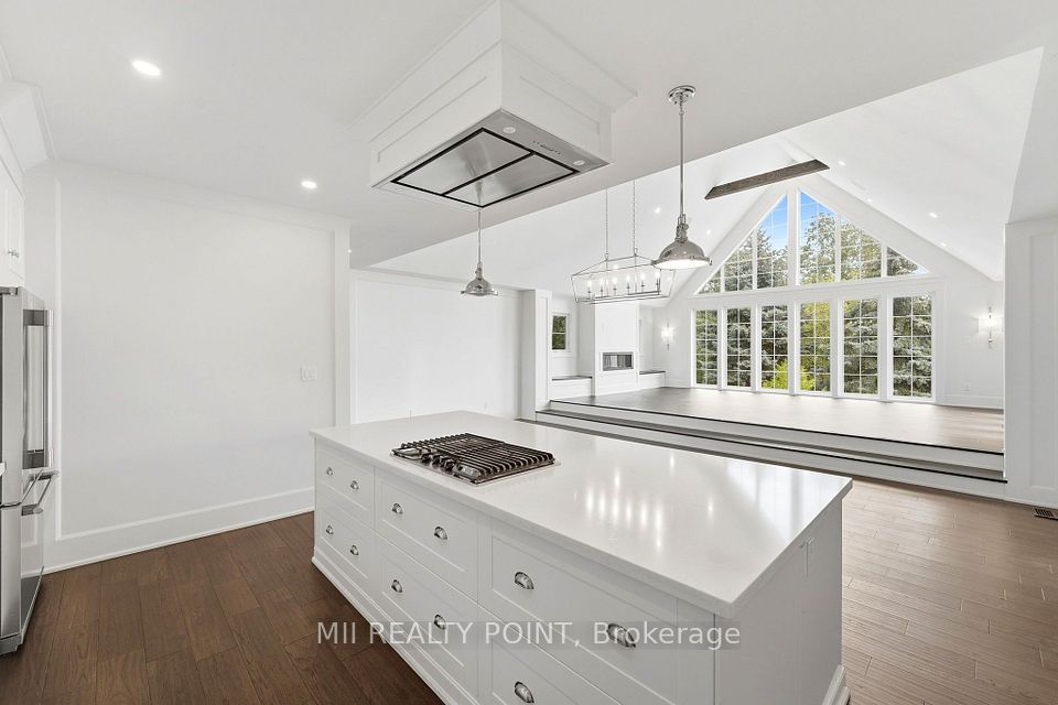881 Danforth Place, Burlington, ON L7T 1S1 8
