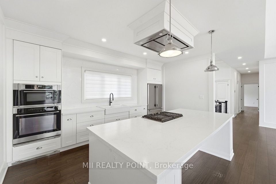 881 Danforth Place, Burlington, ON L7T 1S1 9