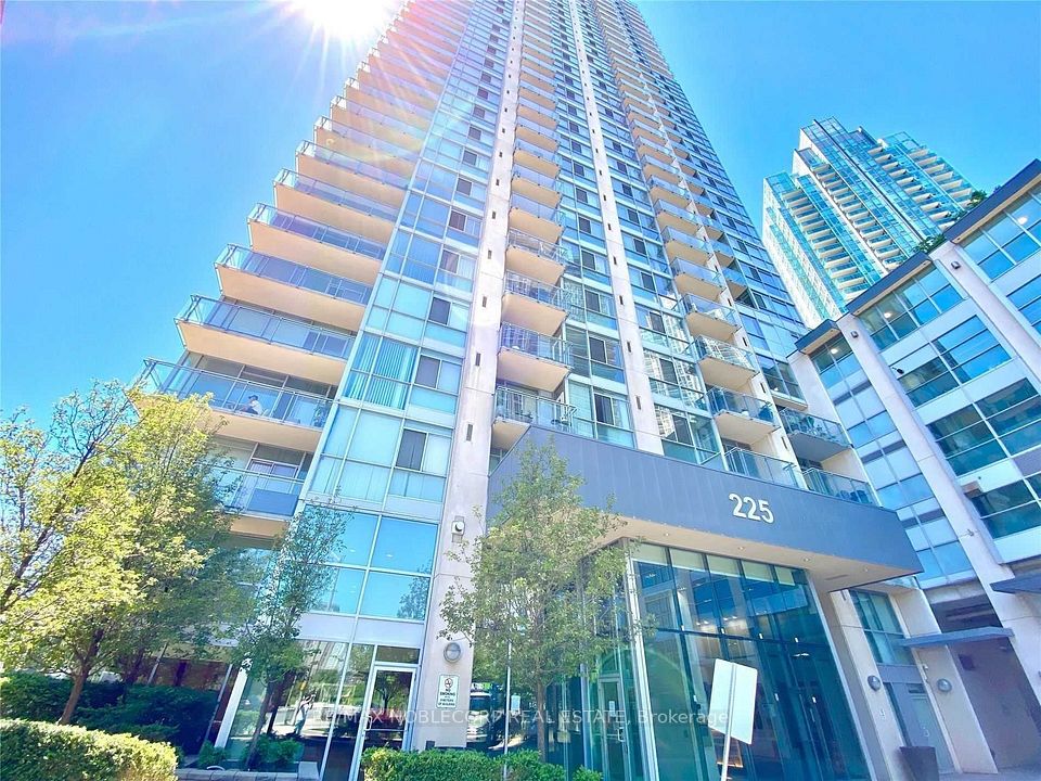 225 Webb Drive 1504, Mississauga, ON L5B 3Y5 2