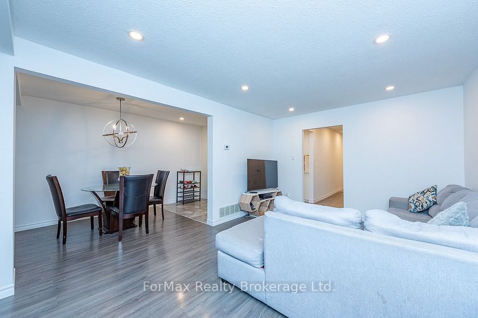 90 Greenwich Circle, Brampton, ON L6S 2E9 16