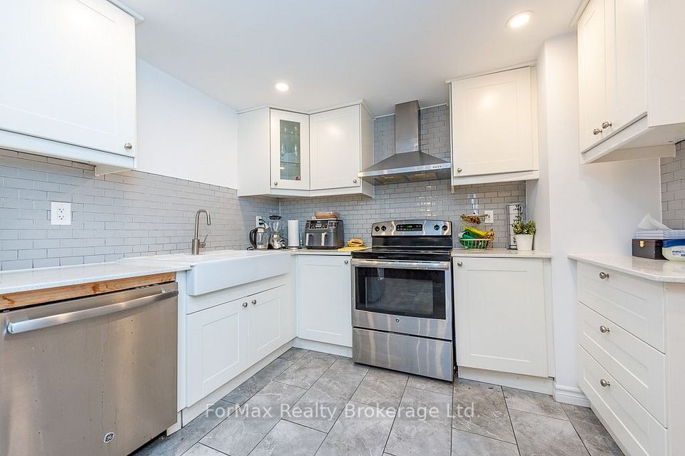 90 Greenwich Circle, Brampton, ON L6S 2E9 24