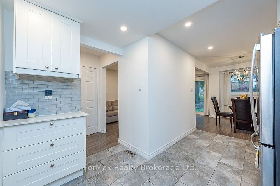 90 Greenwich Circle, Brampton, ON L6S 2E9 21
