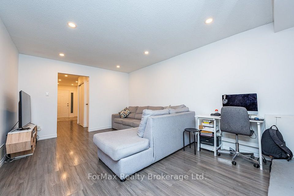 90 Greenwich Circle, Brampton, ON L6S 2E9 15