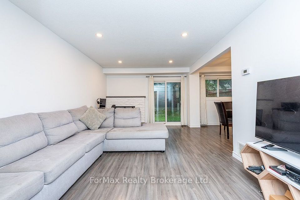 90 Greenwich Circle, Brampton, ON L6S 2E9 13