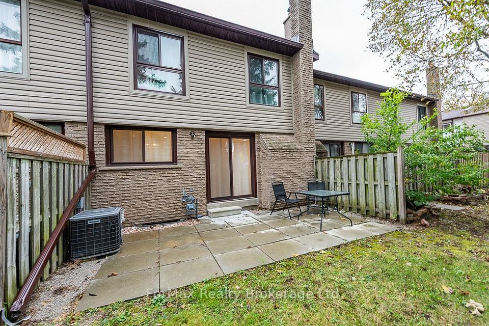 90 Greenwich Circle, Brampton, ON L6S 2E9 3