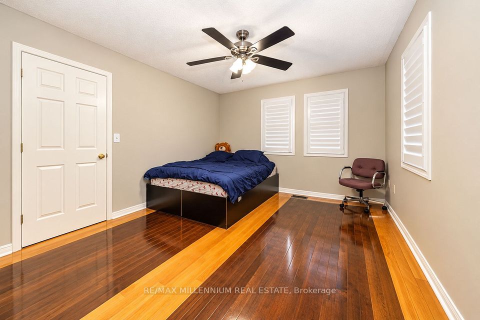 3 Cogswell Crescent, Brampton, ON L6P 1A4 18